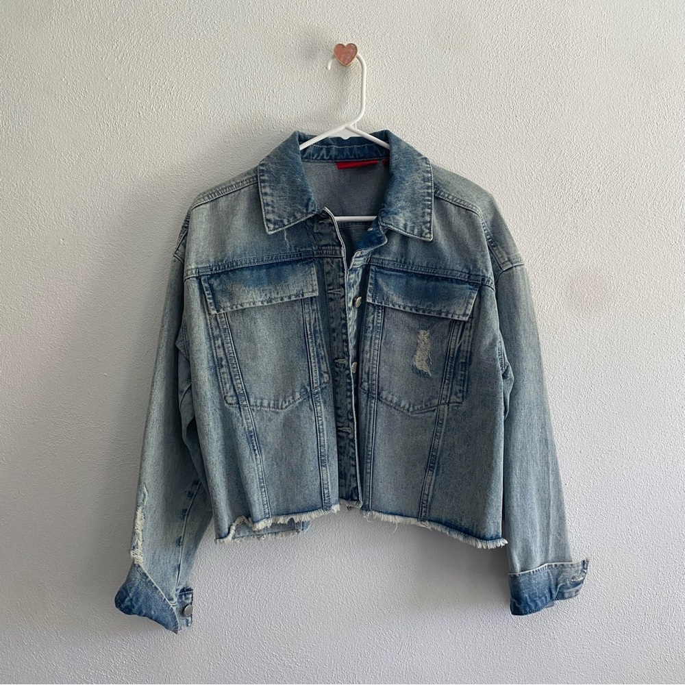 Jennifer Lopez Blue Cropped Classic Distressed Denim Jacket